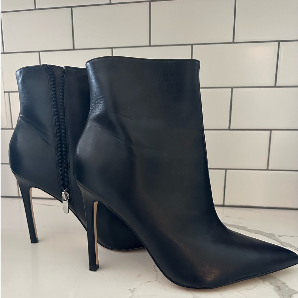 Nine West Women's Farrah Ankle Boot size 10